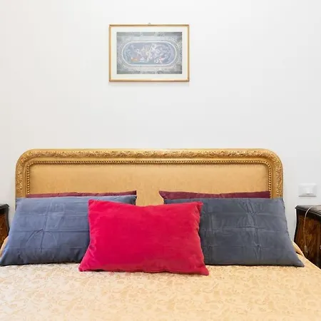 Elegant Salandra * Roma